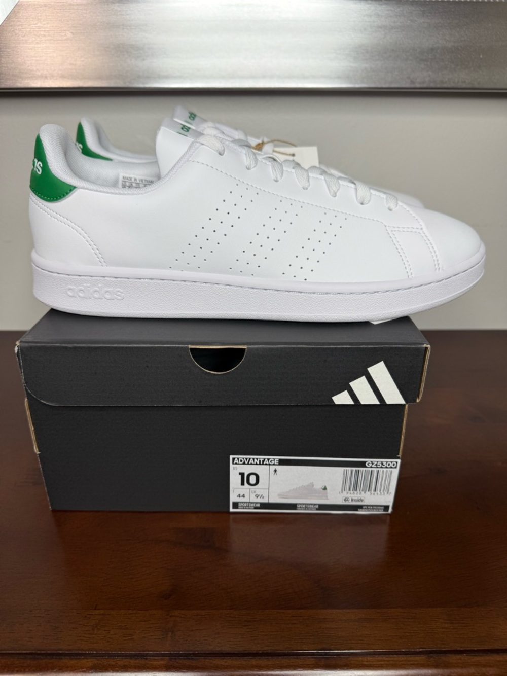 Adidas Advantage Shoes shade cloud white/Green Mens size 10